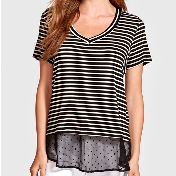 Bobeau Layered Look Stripe V-Neck Top - Picture 2 of 8